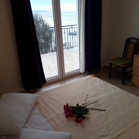 Apartment On The Beach Lokva Rogoznica Bagian luar foto