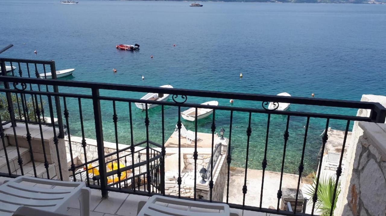 Apartment On The Beach Lokva Rogoznica Bagian luar foto