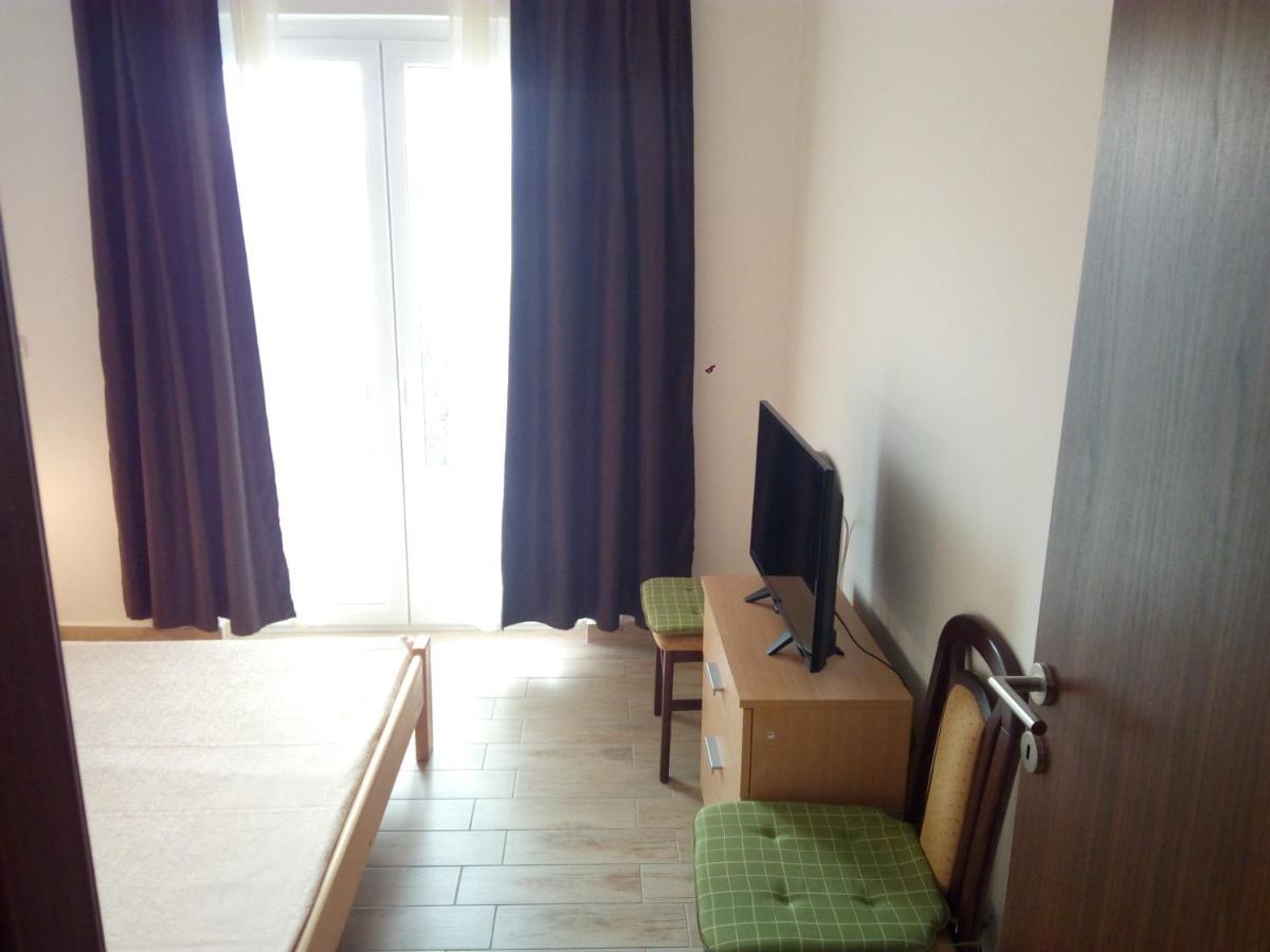 Apartment On The Beach Lokva Rogoznica Bagian luar foto